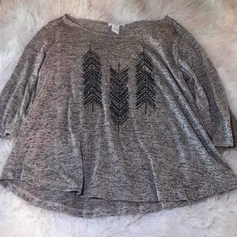 Gray shirt with feather design size large